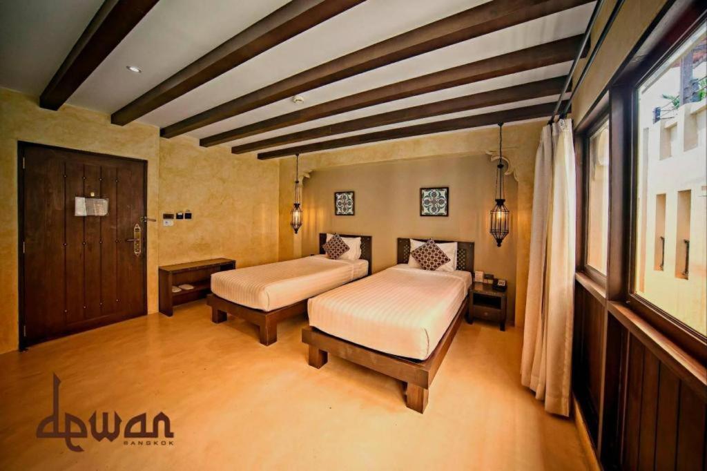 Hotel Dewan Bangkok Esterno foto